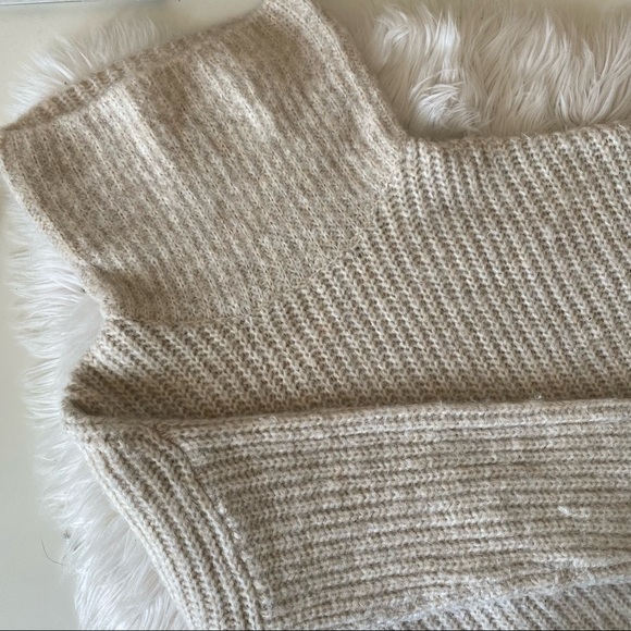 Target / Off White Wool Sweater / Size M - Picture 4 of 7